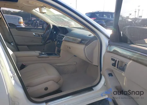 2011 Mercedes-Benz E 550 4Matic из США, поврежденный, VIN WDDHF9AB1BA264045